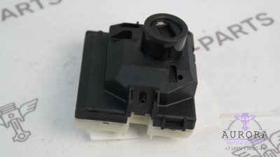 Кнопка START/STOP ENGINE