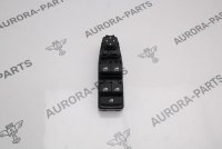 Блок кнопок управления стеклоподъемниками на водительской двери