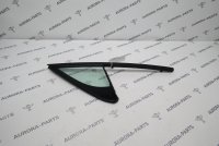 Стекло боковое передней двери (форточка) левый