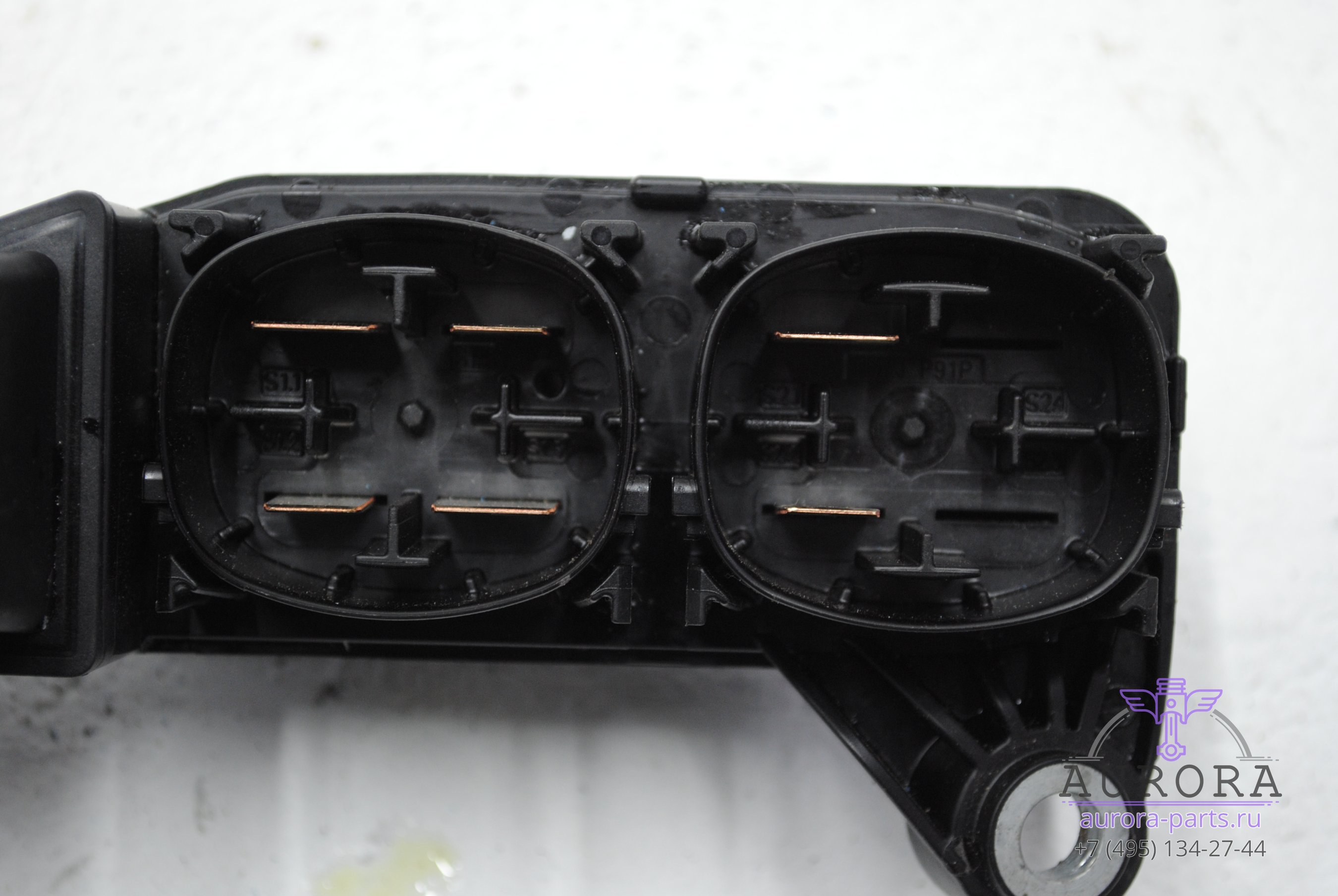 B+ распределительный вывод плюса аккумуляторной батареи