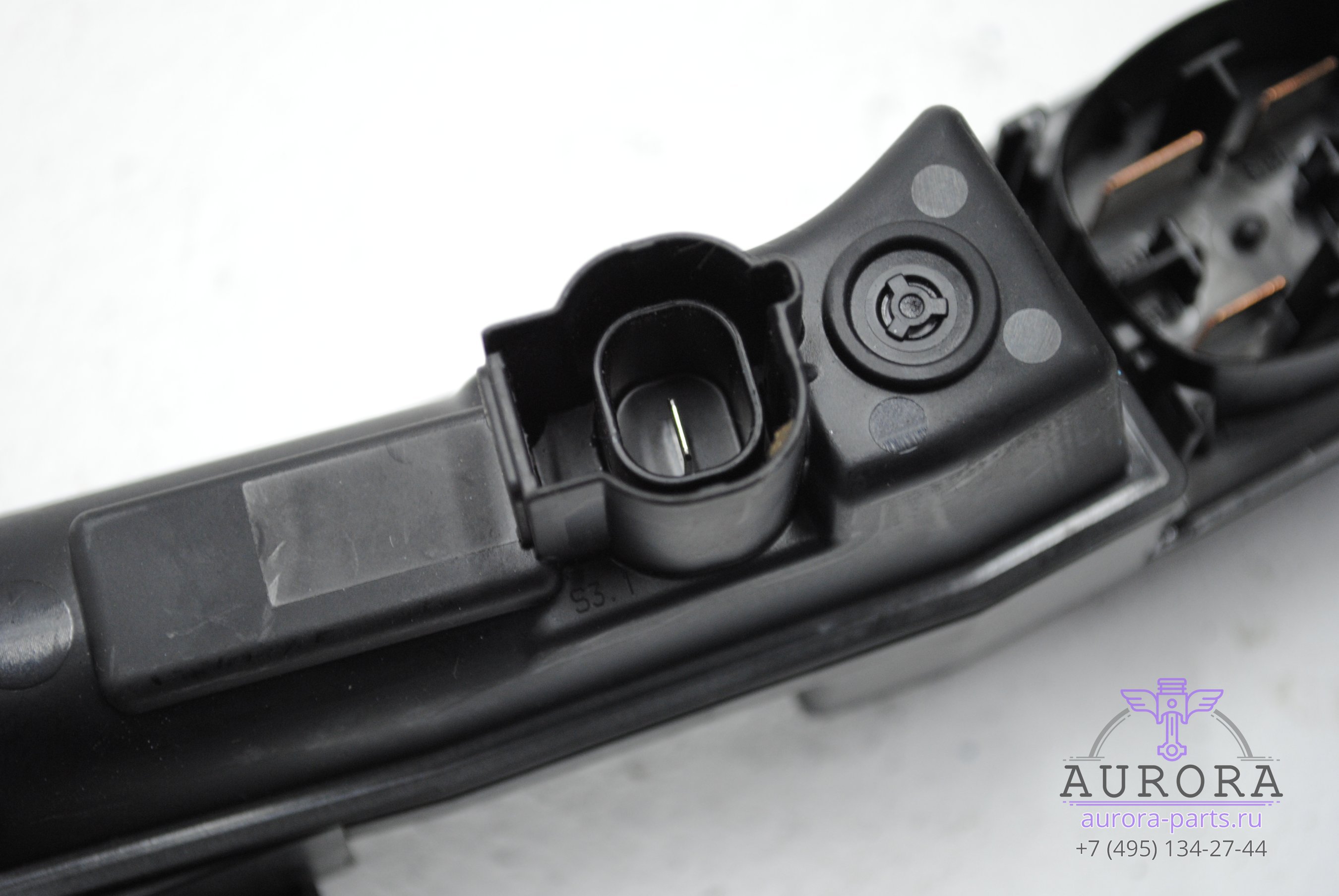 B+ распределительный вывод плюса аккумуляторной батареи