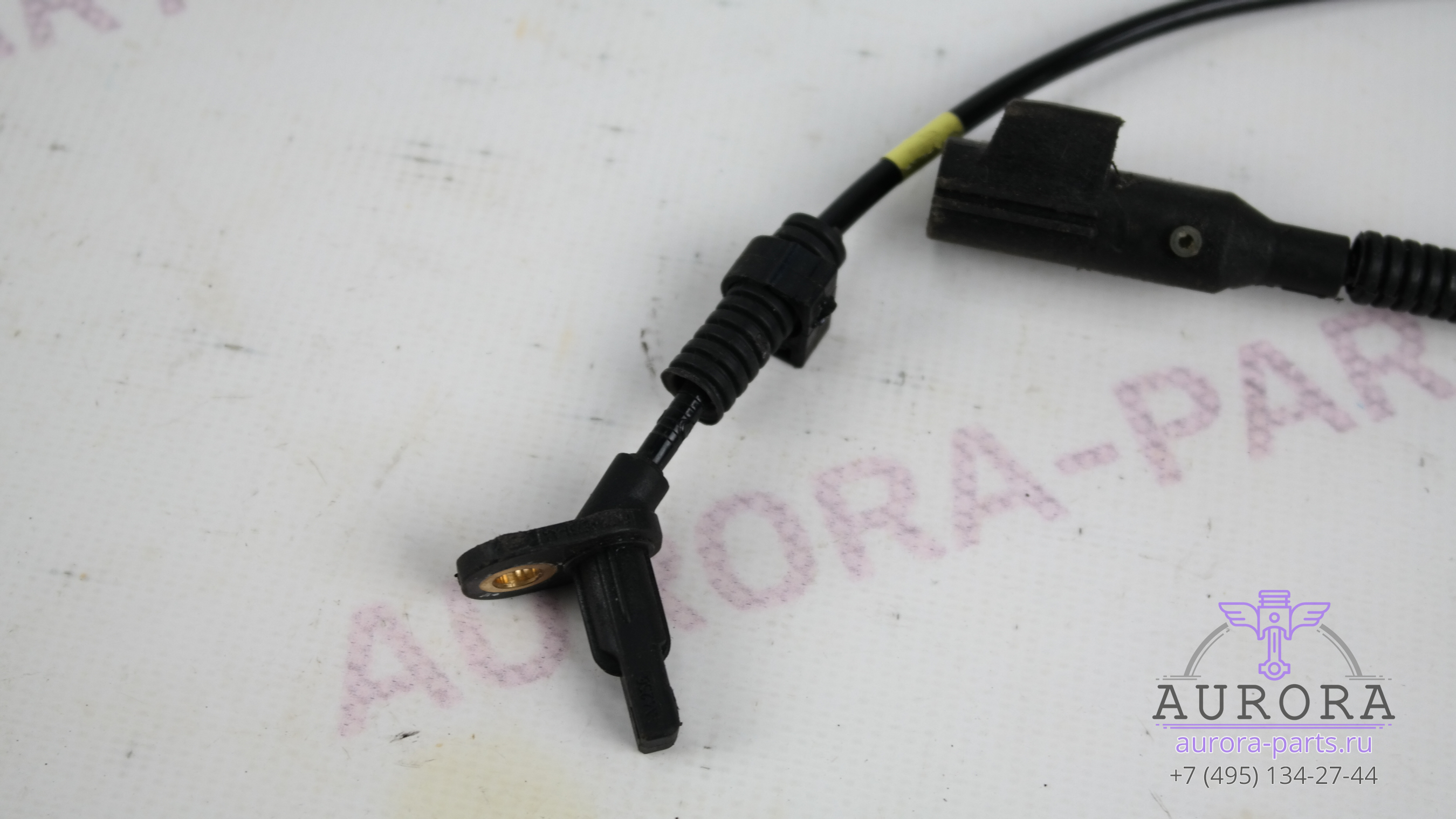 Датчик ABS переднего колеса левый=правый 