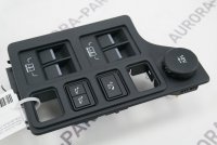 Блок кнопок управления задними сиденьями и крышкой багажника