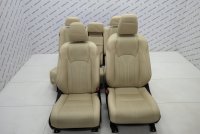 Комплект сидений 7 мест (белая перфорированная кожа с подогревом и вентиляциеей)