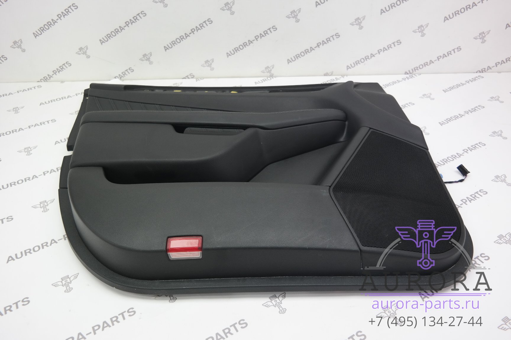 Обшивка, карта передней двери (С праворукого авто, Англия) левый