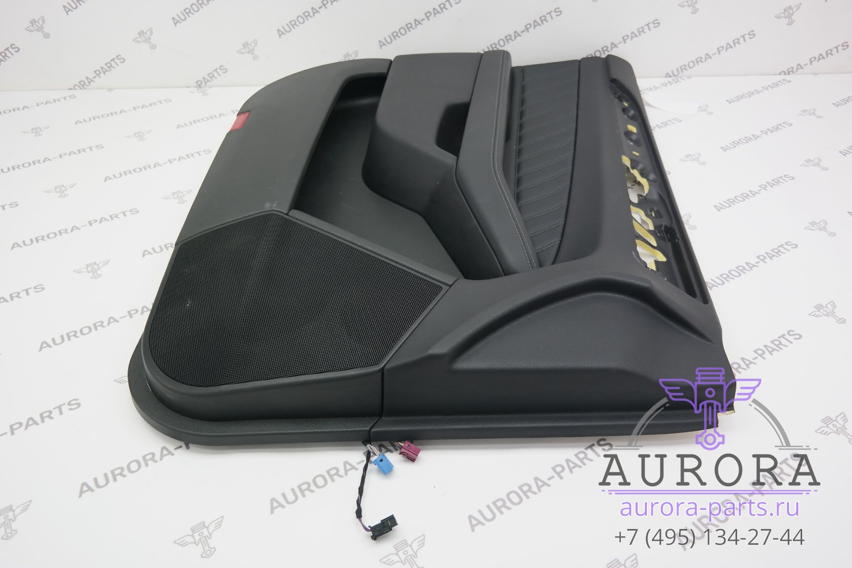 Обшивка, карта передней двери (С праворукого авто, Англия) левый