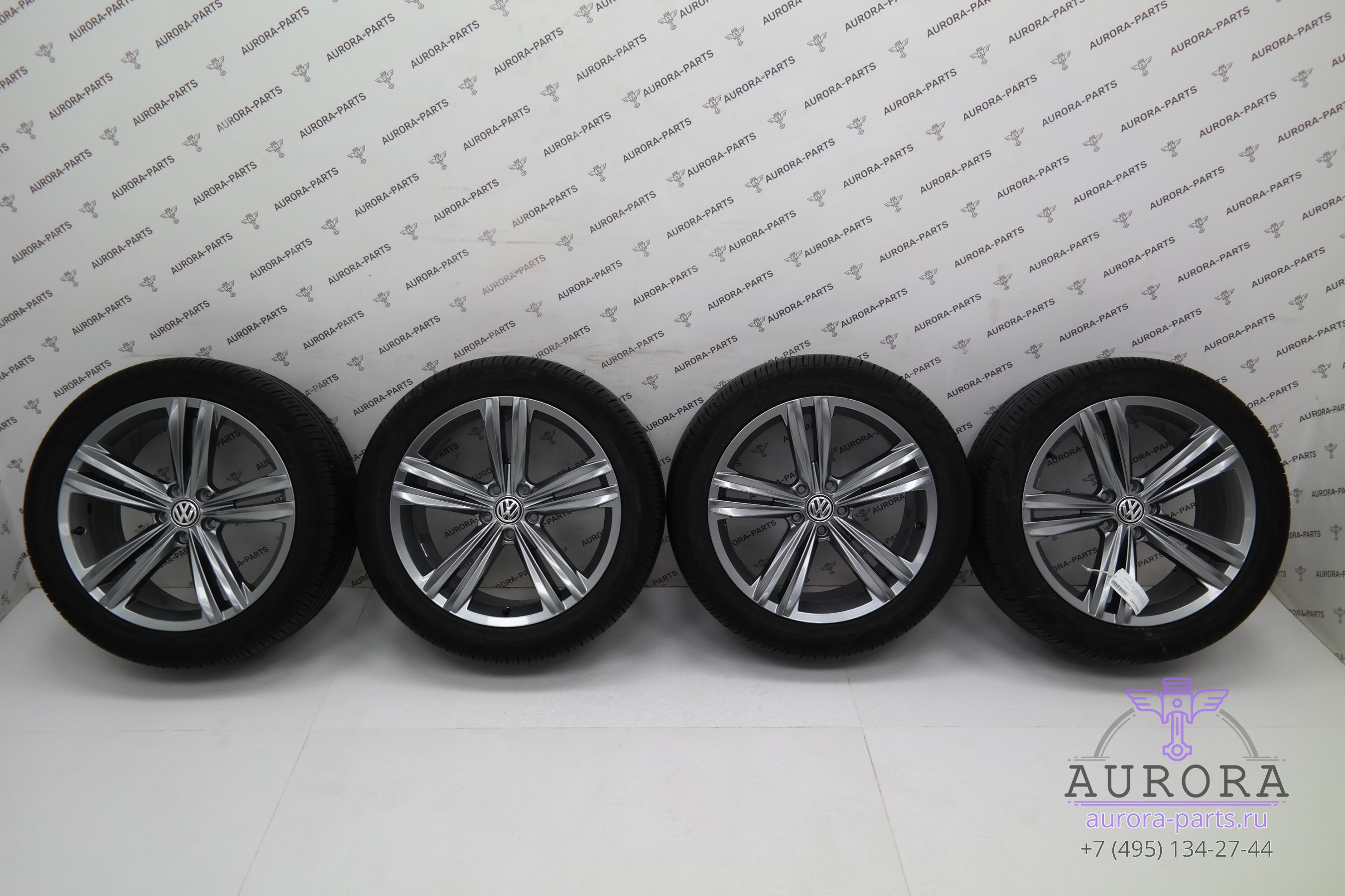 Литые диски R19 8.5Jx19H2 ET38 с резиной Pirelli Scorpion Verde