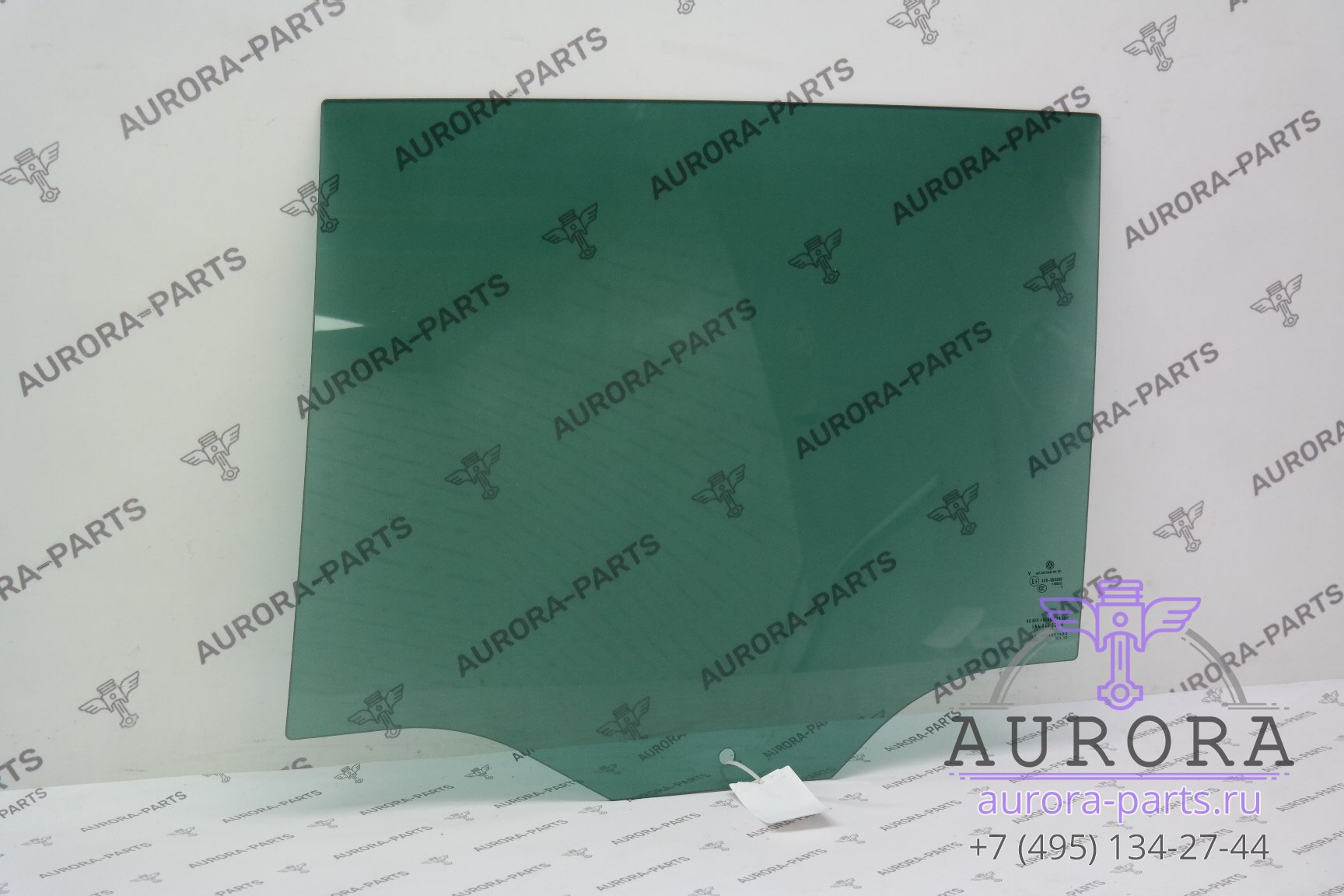 Стекло задней двери левый