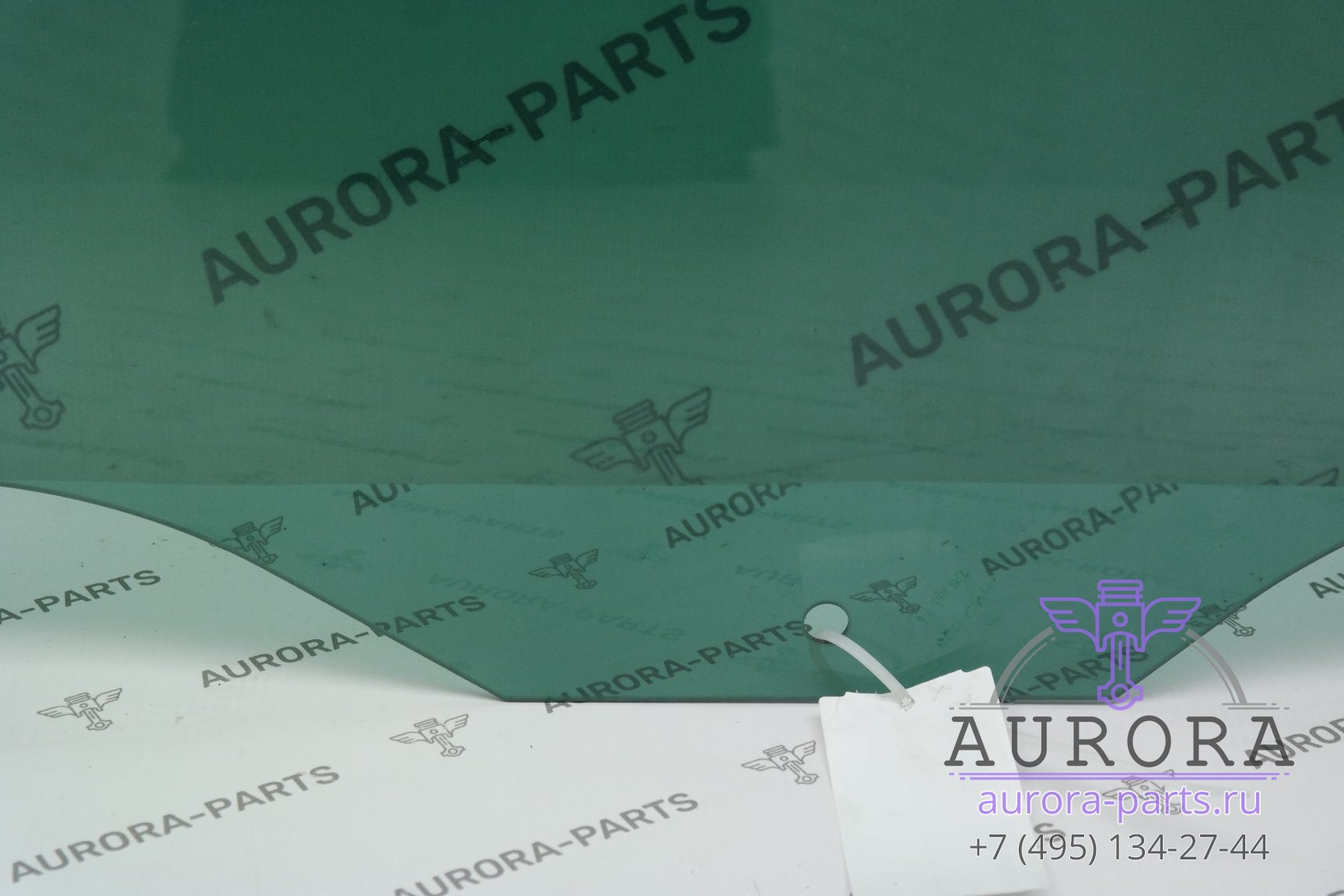 Стекло задней двери левый