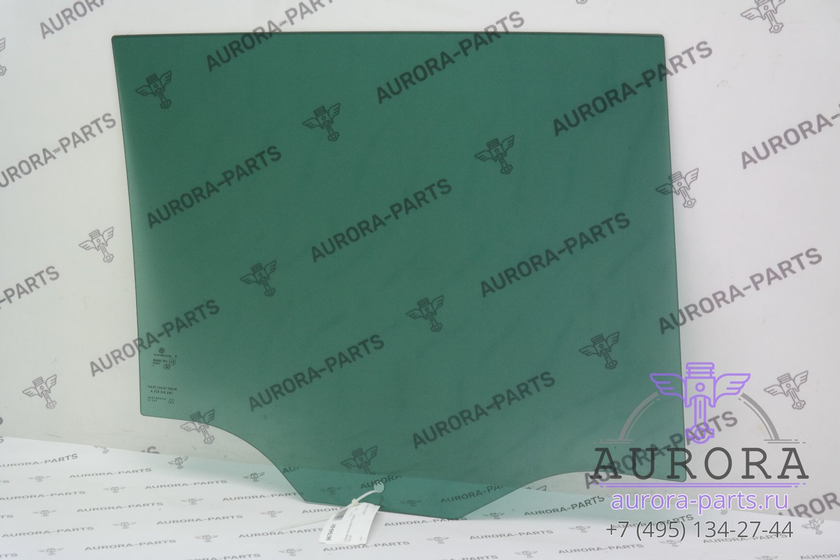 Стекло задней двери левый