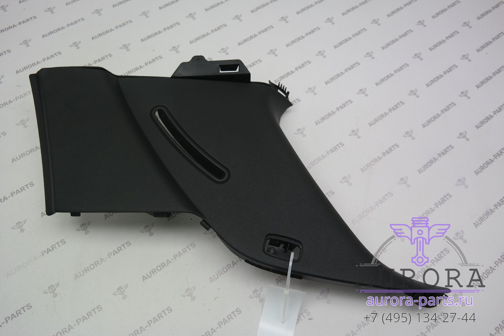 Обшивка стойки D (черный) правая 