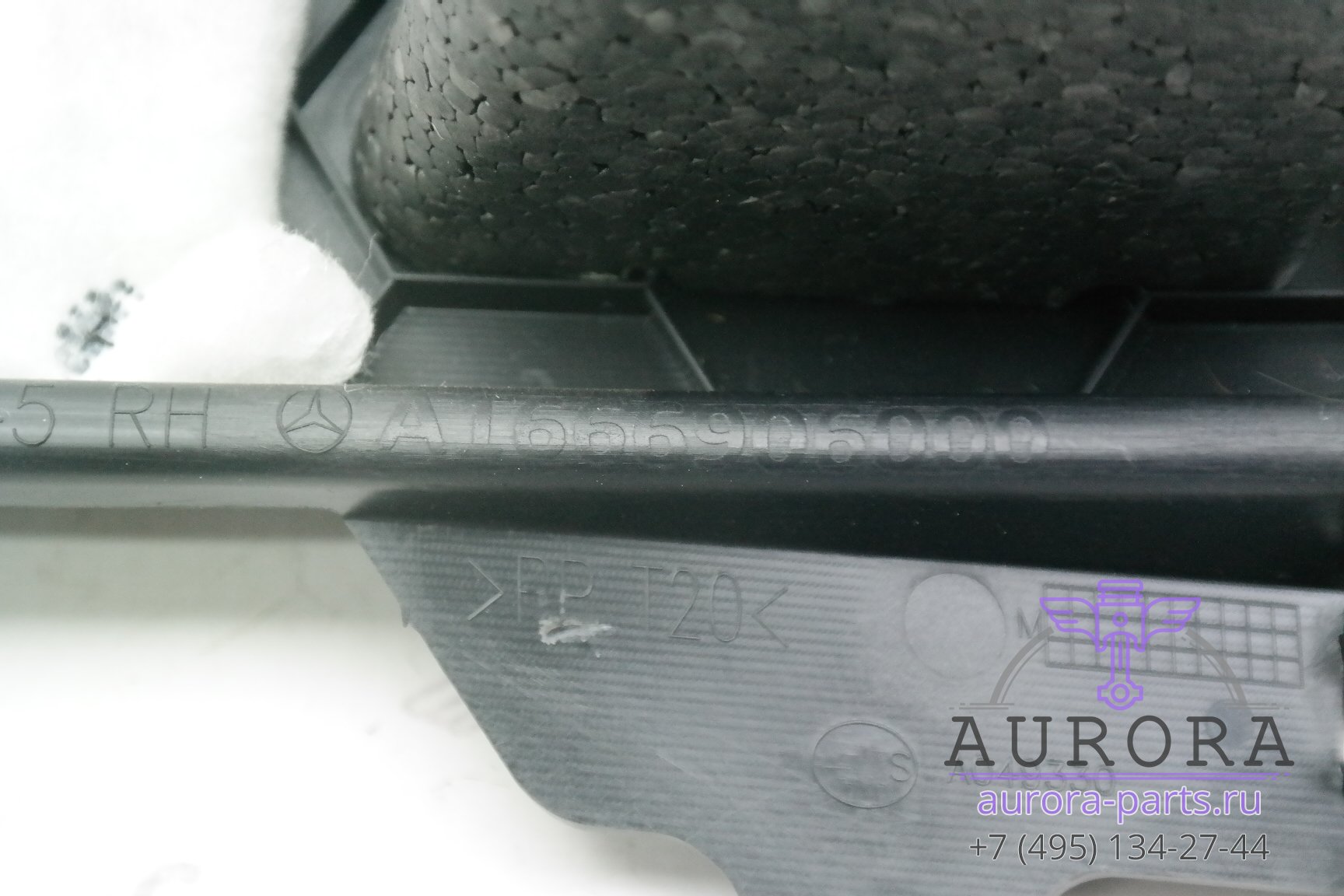 Обшивка стойки D (черный) правая 