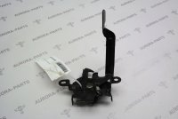 Замок капота